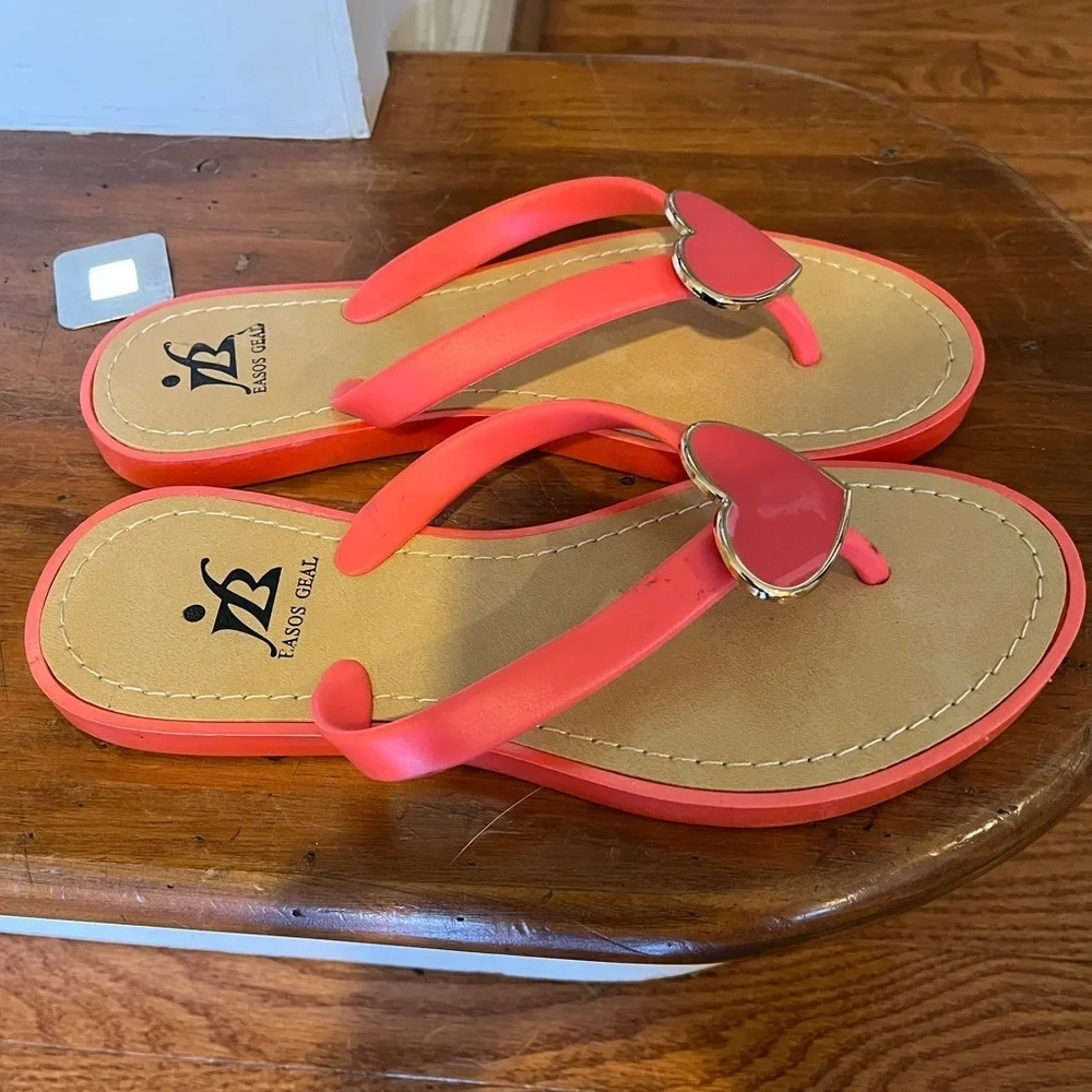 Playful Pink Heart Sandals for Summer - Picture 7 of 10